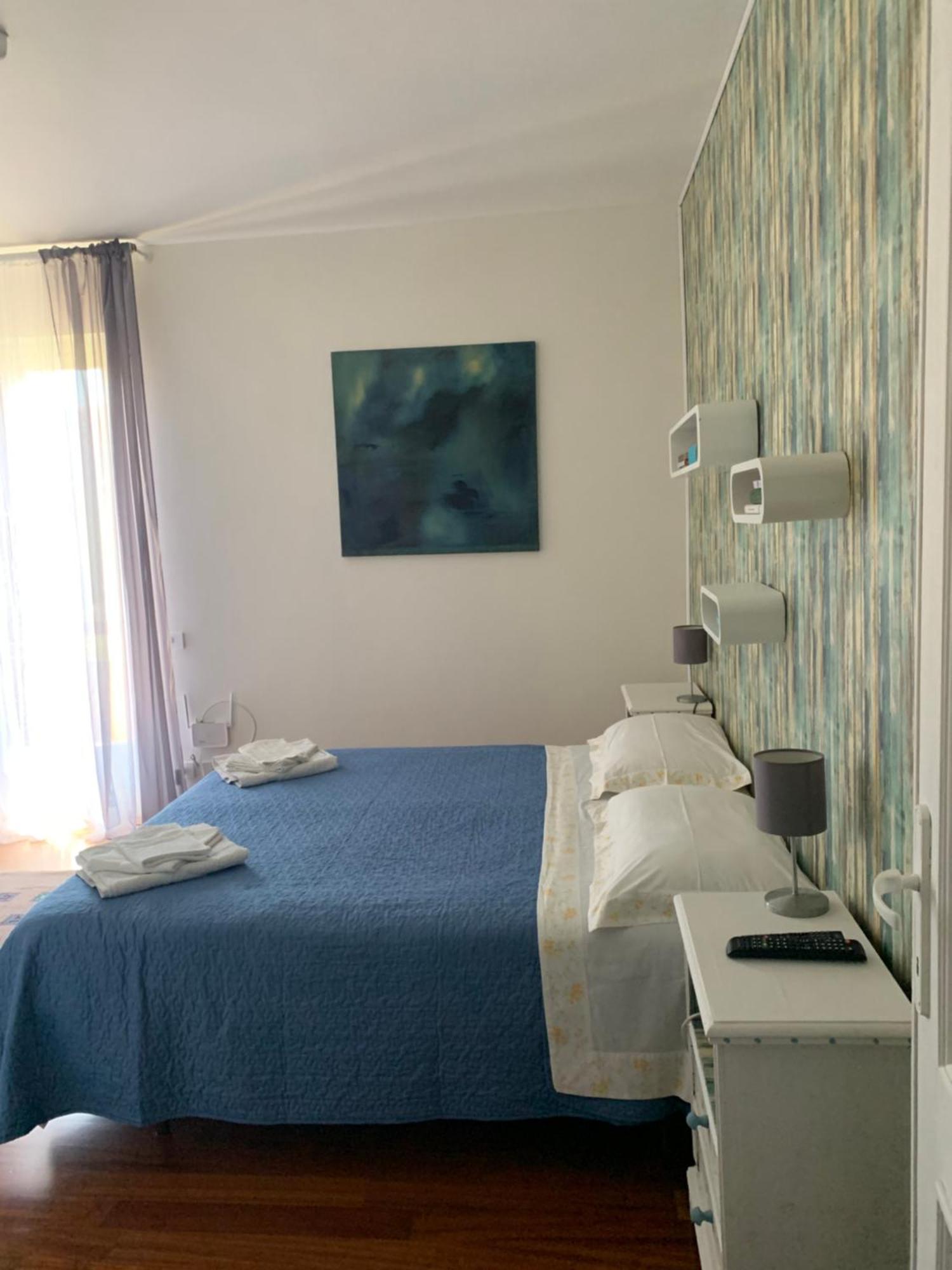 לדיספולי Casa Di Lucia B&B מראה חיצוני תמונה